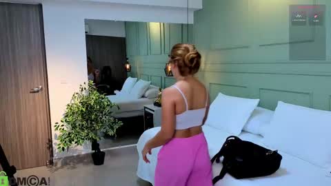 Snapshot of amelia_chillvibes chatting on September 10, 7:26 pm AMELIA online show from September 10, 7:26 pm