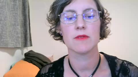 Ameliaishka online show from June 12, 4:44 am