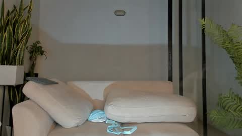 Ameliajones online show from April 7, 4:47 am