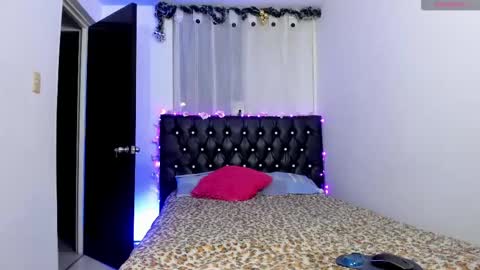 Snapshot of ameliasexdoll chatting on March 12, 5:57 am ameliasexdoll online show from March 12, 5:57 am