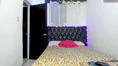 Snapshot of ameliasexdoll chatting on March 8, 5:28 am ameliasexdoll online show from March 8, 5:28 am