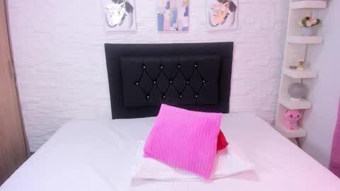  Amelia  online show from October 8, 5:57 am