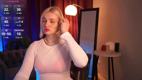  Amelia  online show from November 20, 5:50 am