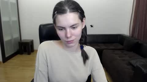 Amelie online show from October 18, 4:55 pm