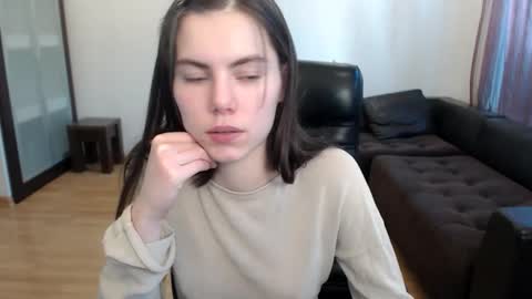 Amelie online show from November 2, 1:33 pm