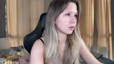 Ameliia castro online show from October 5, 9:50 am