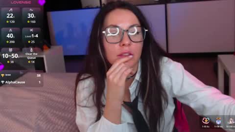 amelinamersi online show from April 3, 9:44 pm