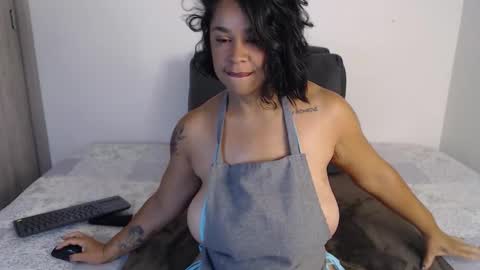 Amelia online show from November 4, 1:23 pm