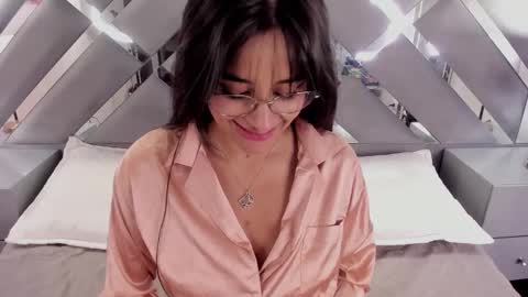 amelli_colette online show from September 20, 1:14 pm