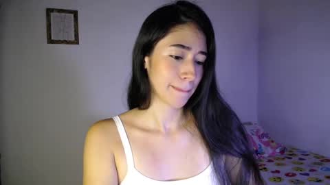 Snapshot of amelycaro chatting on December 26, 5:15 am Amely online show from December 26, 5:15 am