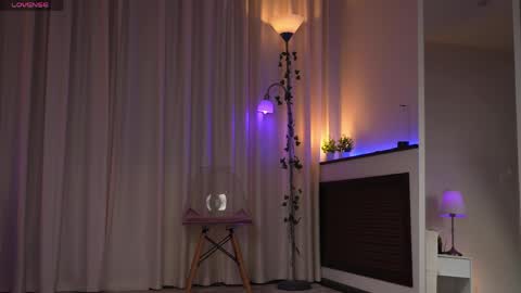 Amy  online show from May 13, 4:11 am