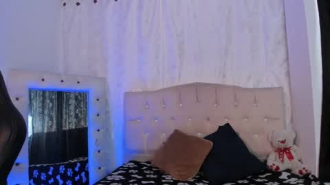 amethyst_01_ online show from December 10, 10:37 pm