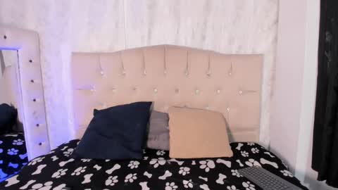 amethyst_01_ online show from January 10, 4:51 pm