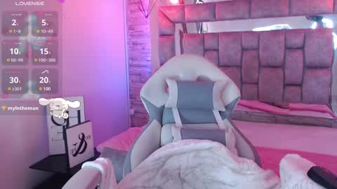 Snapshot of ametrix_ chatting on February 20, 10:15 pm online show from February 20, 10:15 pm