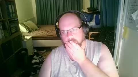 Snapshot of amf_1982 chatting on February 1, 11:31 am Andy online show from February 1, 11:31 am