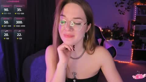 Snapshot of ami_amour_ chatting on December 15, 3:31 pm Hi-hi I am Kate welcome to my sexy room online show from December 15, 3:31 pm