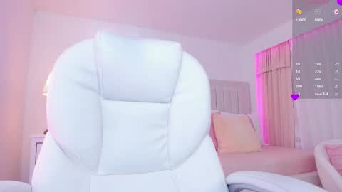 Snapshot of ami_sweet_18 chatting on September 18, 1:09 am Ami online show from September 18, 1:09 am