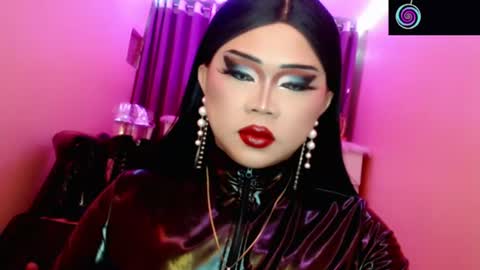 Queen Mireska online show from July 2, 3:50 pm