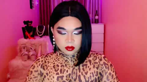 Snapshot of amiadoll chatting on February 1, 11:42 am Queen Mireska online show from February 1, 11:42 am