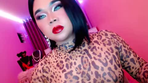 Snapshot of amiadoll chatting on February 1, 2:45 pm Queen Mireska online show from February 1, 2:45 pm