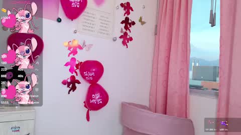Snapshot of amicuper chatting on February 24, 10:47 pm Amy online show from February 24, 10:47 pm