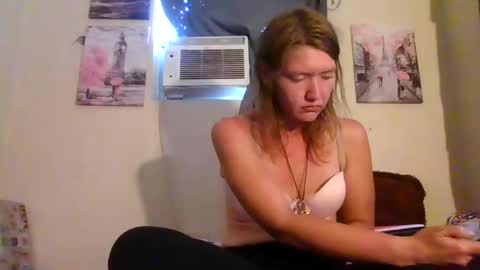 Snapshot of amileamariestar chatting on September 17, 8:56 pm amileamariestar online show from September 17, 8:56 pm