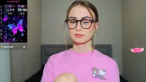 Snapshot of amina_lux chatting on September 10, 10:00 pm Amina online show from September 10, 10:00 pm