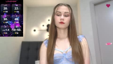 Snapshot of amina_lux chatting on December 30, 10:12 pm Amina online show from December 30, 10:12 pm