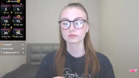Snapshot of amina_lux chatting on March 7, 10:54 pm Amina online show from March 7, 10:54 pm