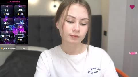 Snapshot of amina_lux chatting on January 5, 3:00 am Amina online show from January 5, 3:00 am