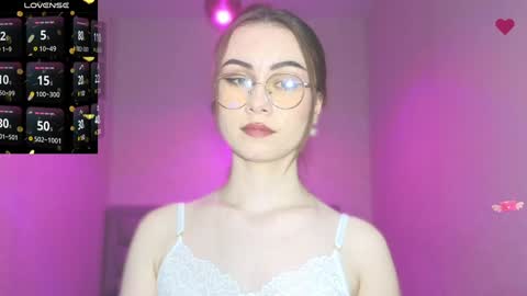 Snapshot of amina_lux chatting on February 2, 3:10 am Amina online show from February 2, 3:10 am