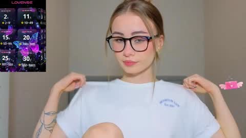 Snapshot of amina_lux chatting on September 12, 9:39 pm Amina online show from September 12, 9:39 pm