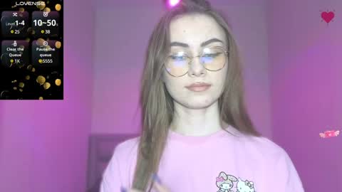 Snapshot of amina_lux chatting on January 24, 2:18 am Amina online show from January 24, 2:18 am