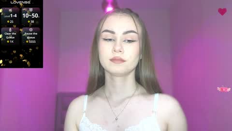 Snapshot of amina_lux chatting on January 28, 2:32 am Amina online show from January 28, 2:32 am