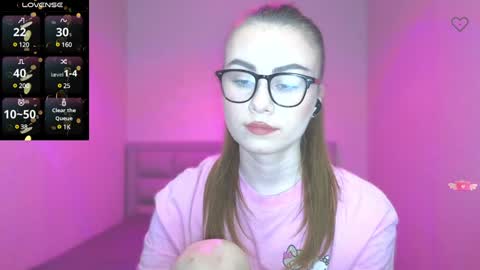 Snapshot of amina_lux chatting on February 8, 2:15 am Amina online show from February 8, 2:15 am