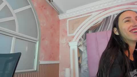 Snapshot of amira_pearl chatting on September 11, 11:22 am Amira online show from September 11, 11:22 am
