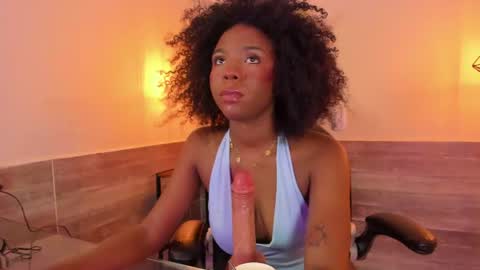 amirajones online show from June 19, 9:21 pm