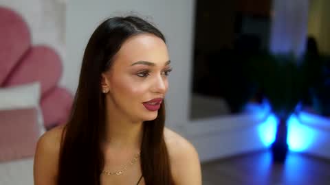 Amiraveyl online show from October 4, 8:50 pm