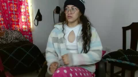Snapshot of amitlu_ chatting on December 3, 2:00 pm amitlu_ online show from December 3, 2:00 pm