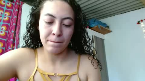 Snapshot of amitlu_ chatting on March 1, 4:33 pm amitlu_ online show from March 1, 4:33 pm