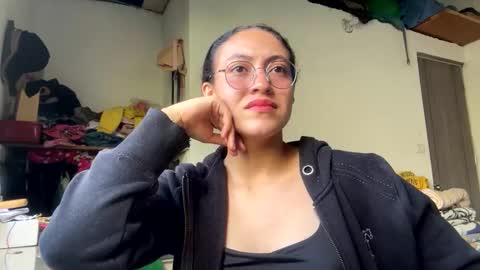 Snapshot of amitlu_ chatting on January 5, 7:39 pm amitlu_ online show from January 5, 7:39 pm