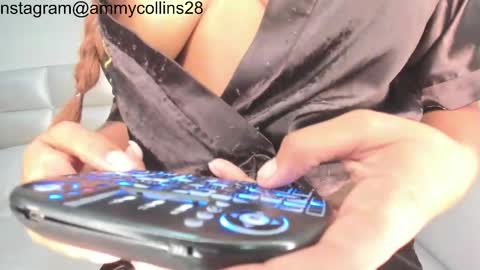 Snapshot of ammycollins28 chatting on March 3, 1:42 am online show from March 3, 1:42 am