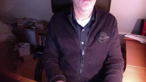 Amor2200 online show from January 1, 2:20 pm