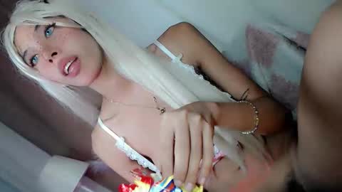 Belle Tylor online show from November 12, 1:52 am