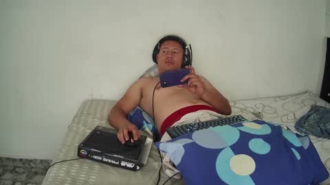 amordebandidos online show from January 11, 6:33 pm