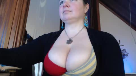 amorelara online show from February 22, 11:35 am