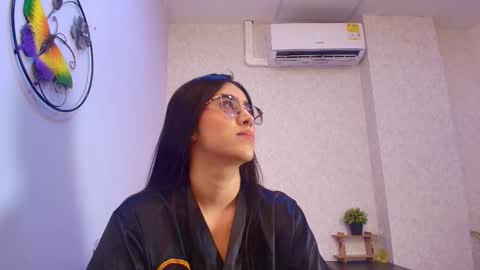 amy__wats0n online show from November 25, 7:23 pm