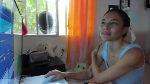 AmyEloise online show from November 11, 6:21 pm