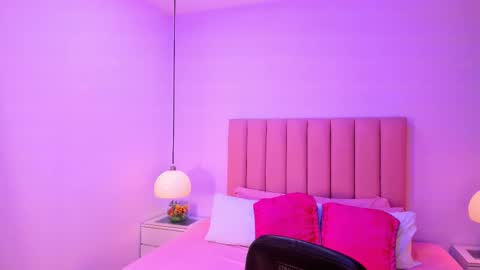 Aleja   online show from October 17, 3:32 am