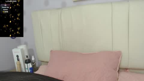 Snapshot of amy_le chatting on January 25, 1:41 pm Amy online show from January 25, 1:41 pm